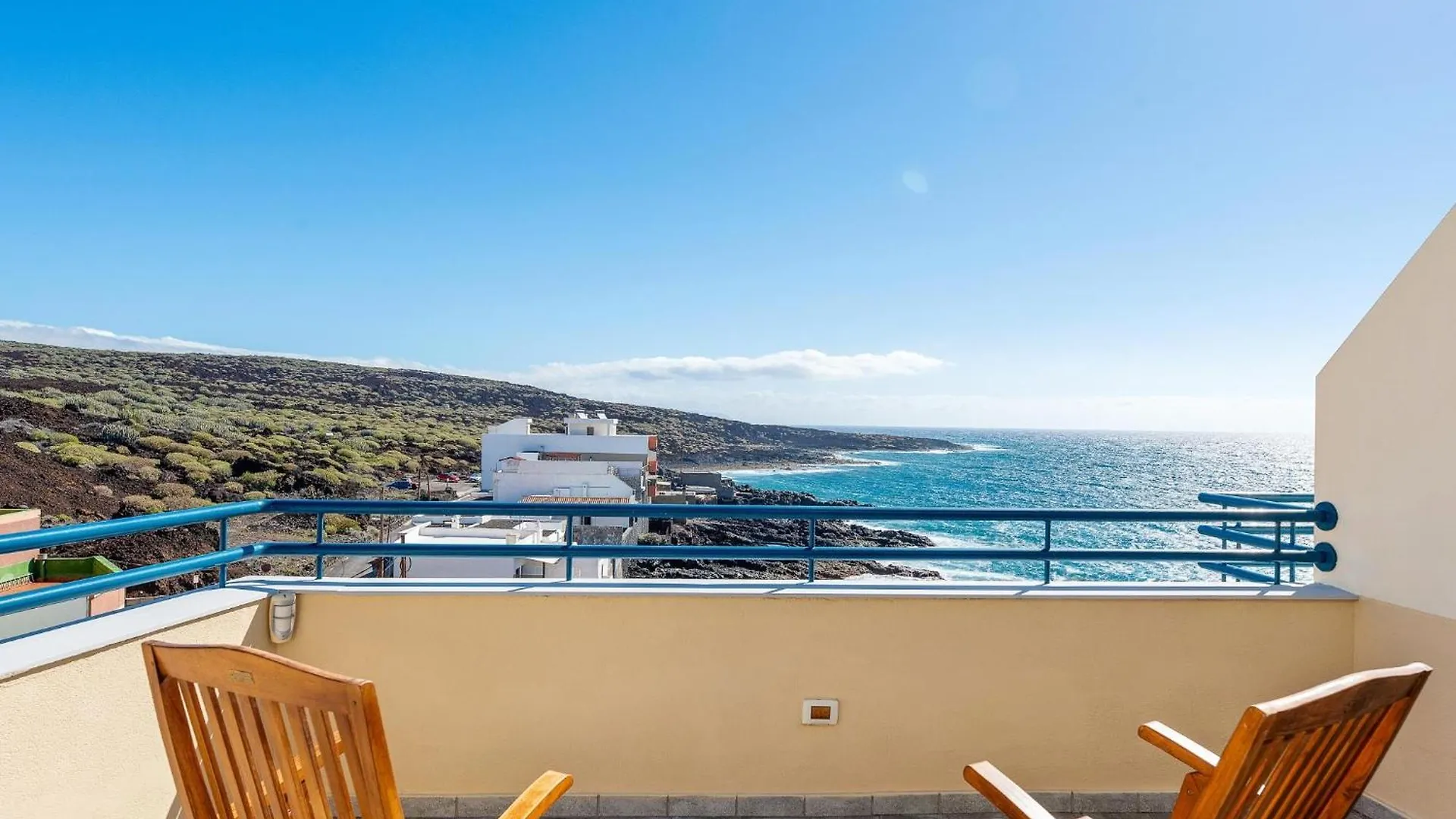 La Mar Loft Apartment With Hot Tub Puertito de Guimar 0*,
